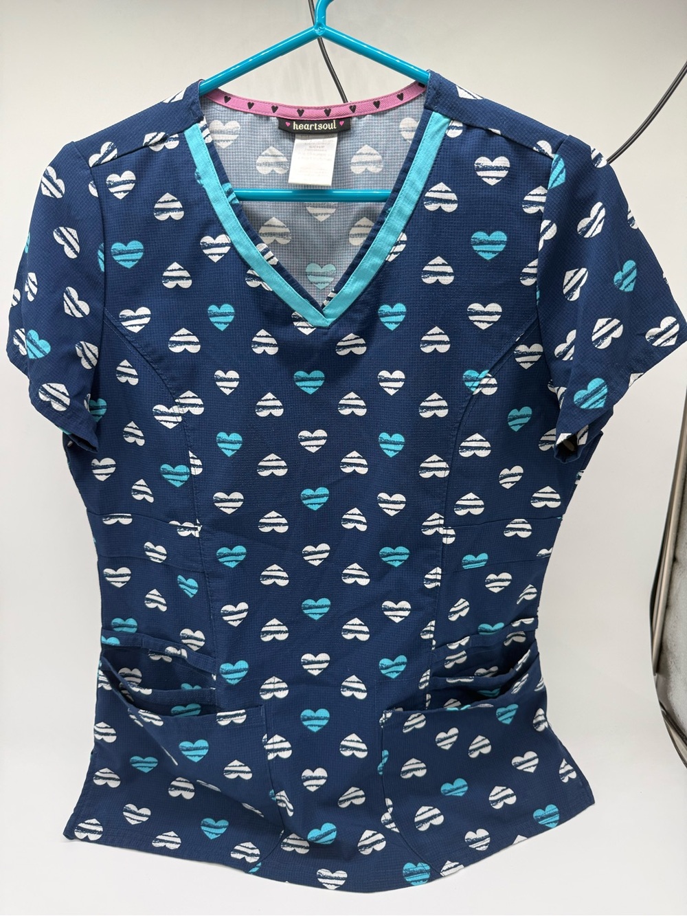 HeartSoul Navy Blue & Teal Heart Print Scrub Top